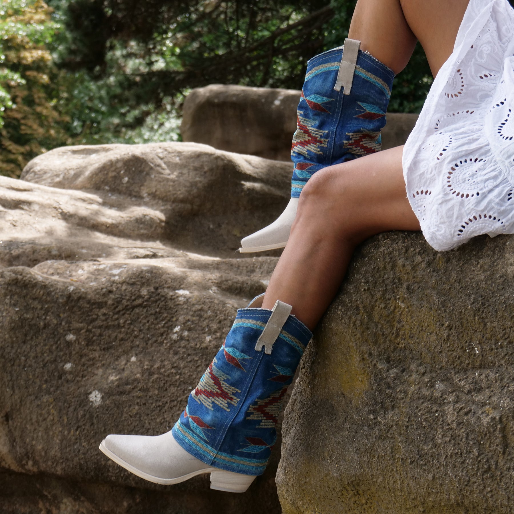 IZEL - Off White Navajo Jeans