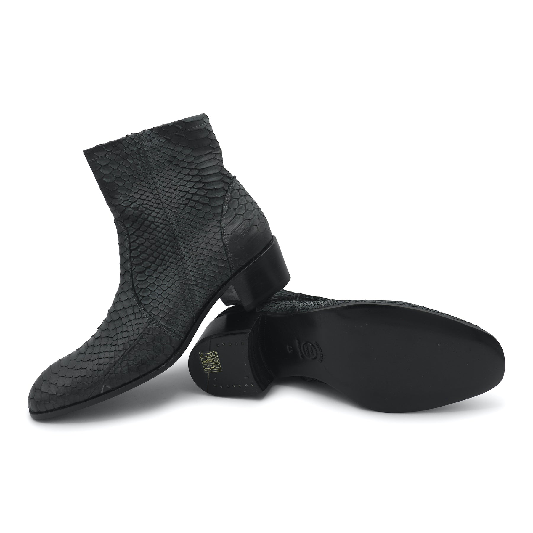 16/714 - Anthracite Pitone