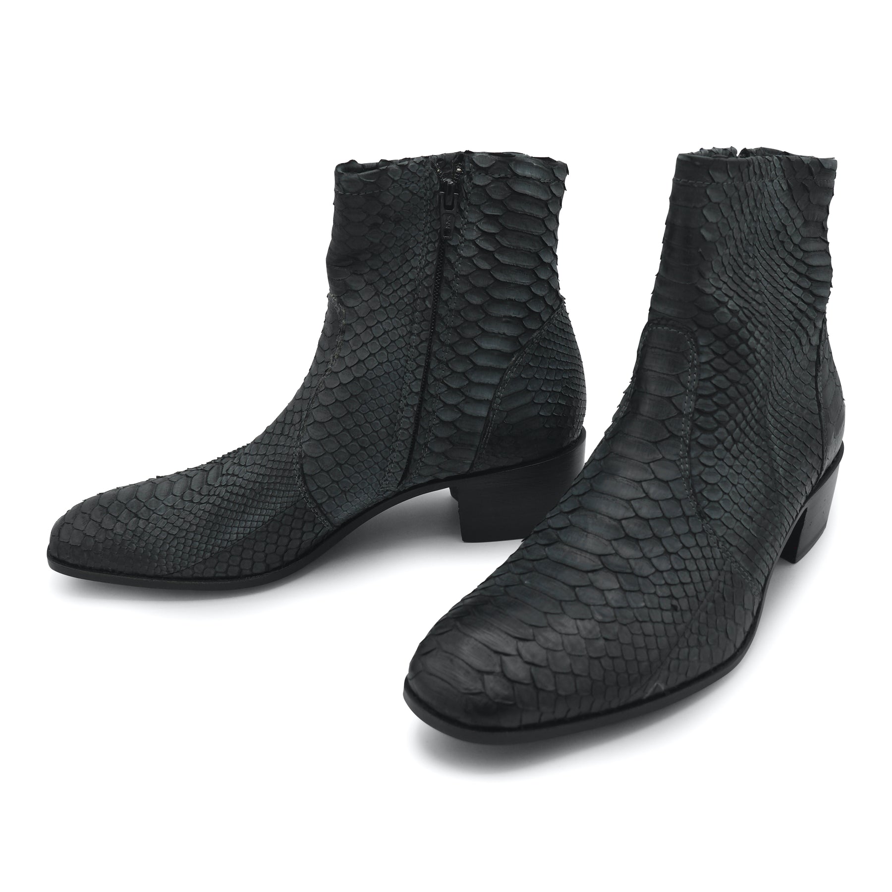 16/714 - Anthracite Pitone