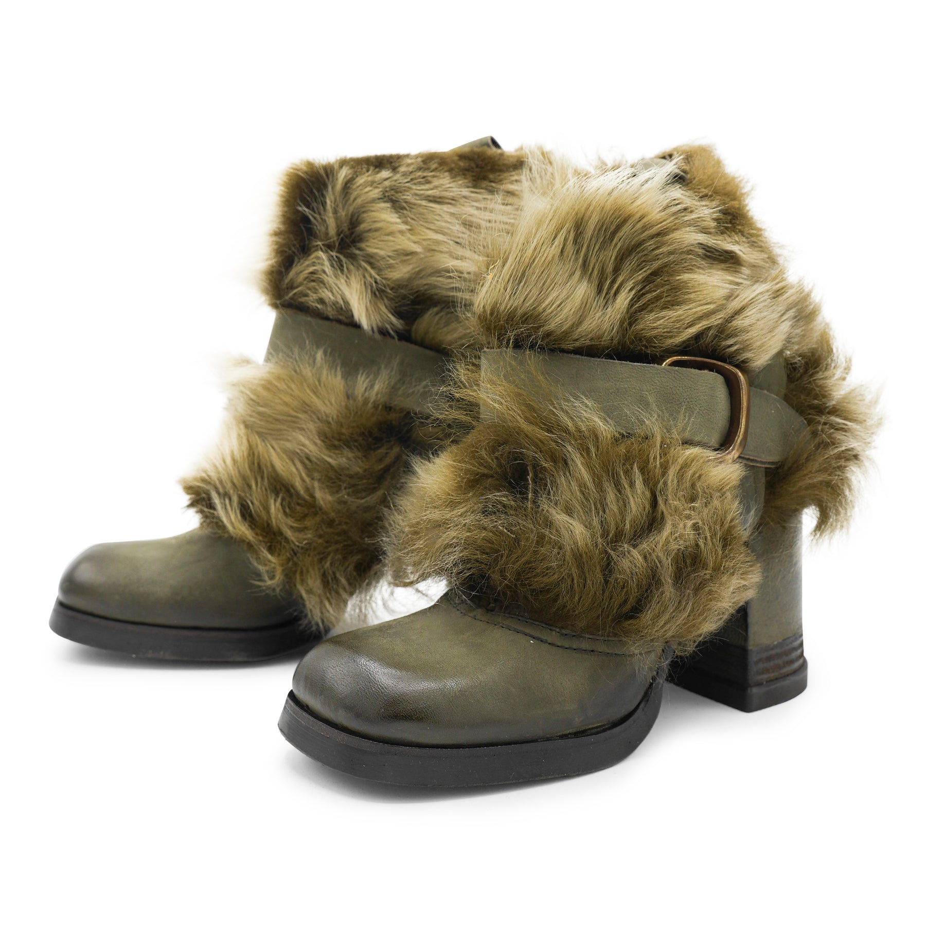 42206 - Jungle Leather Buckle Strap Boot With Fur