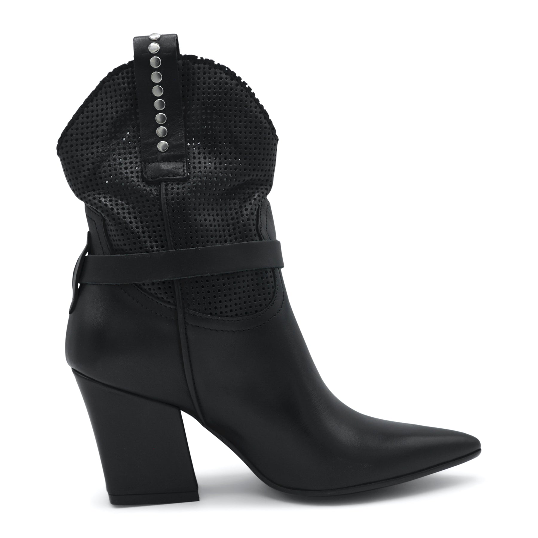 M2726M5- Perforated Western Elegant Ankle