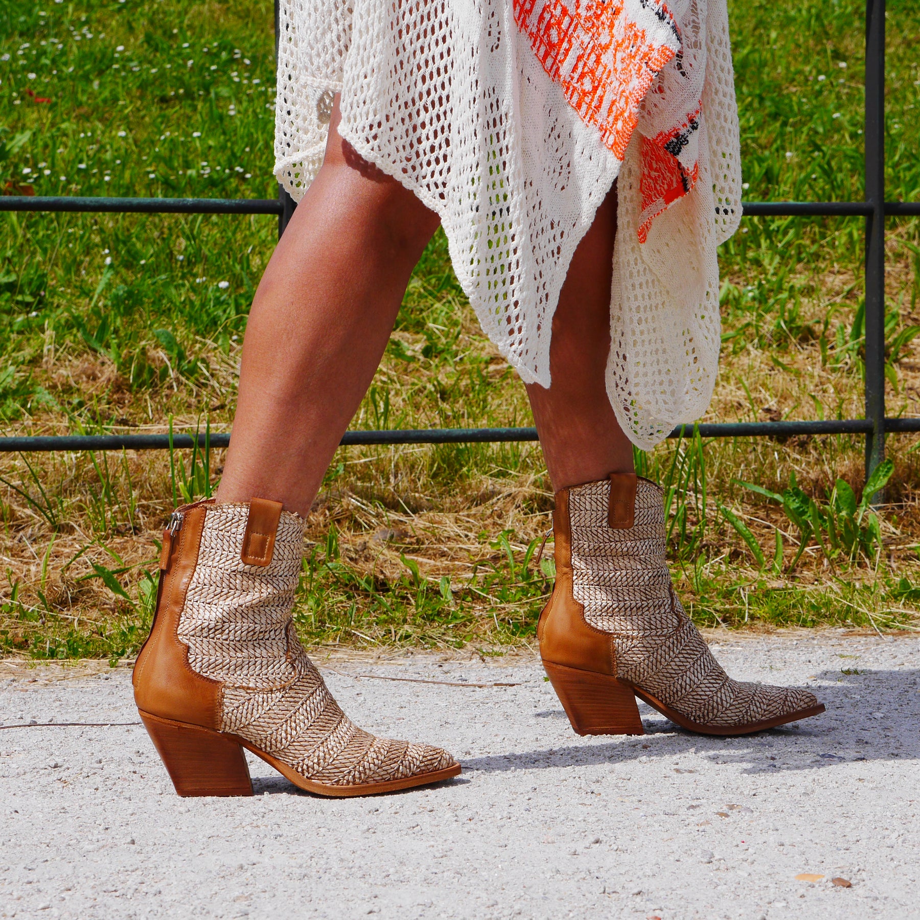 M702M23 - Beige Hessian Ankle Boot