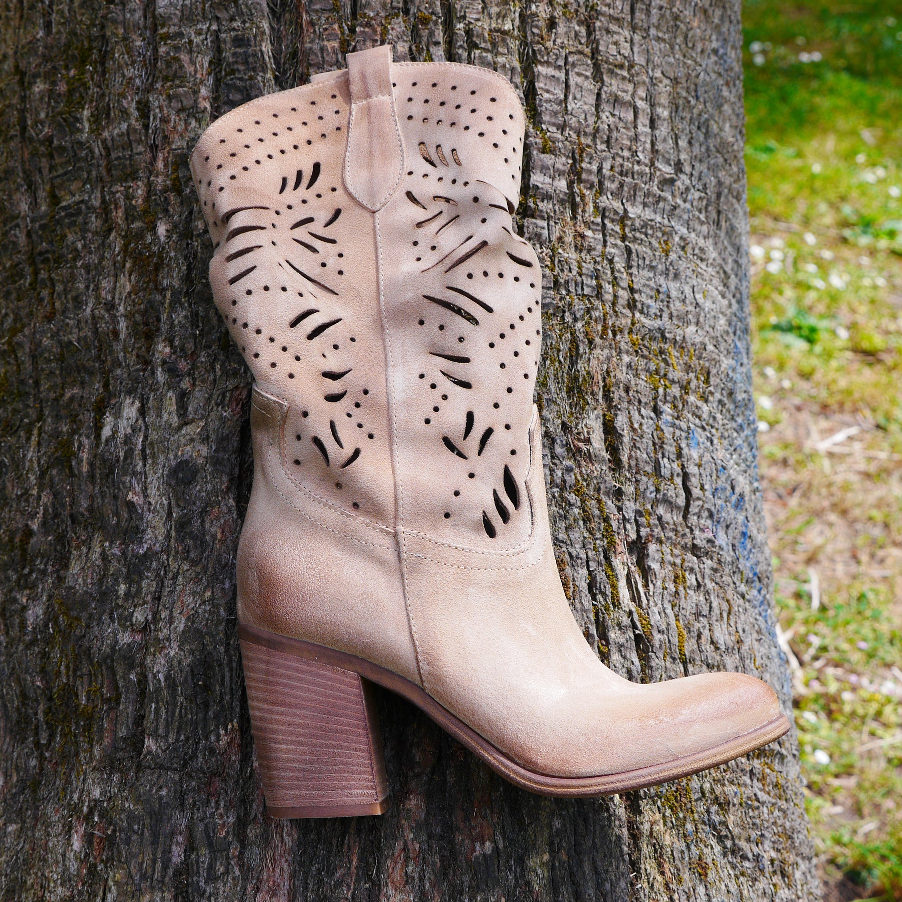 CARACUS - Beige Hand Lasered Boot
