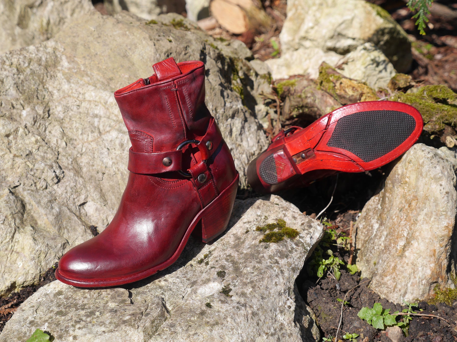 BUO8A - Red Gloria Western