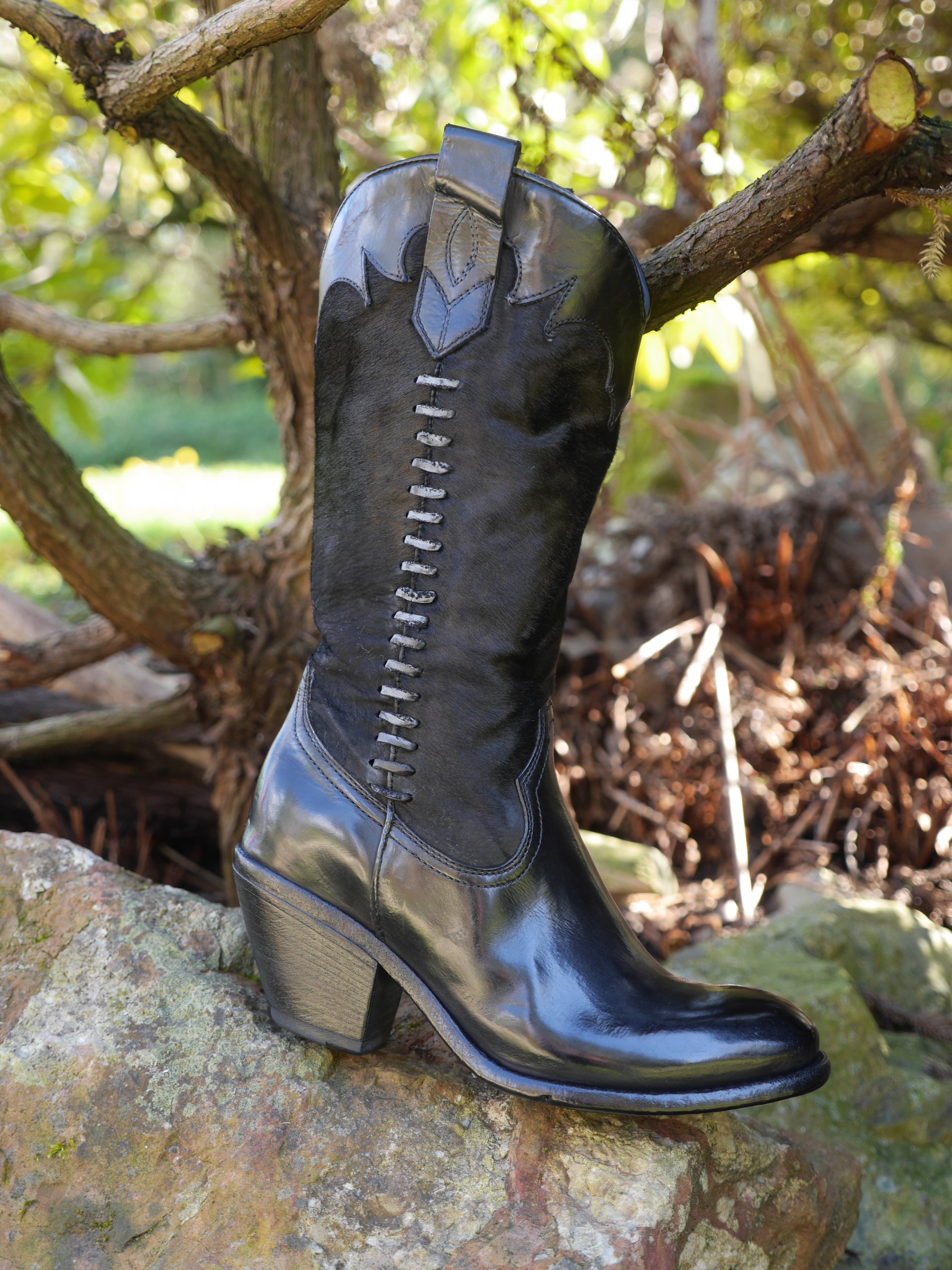 BU10A - Black Cavallino Cowboy