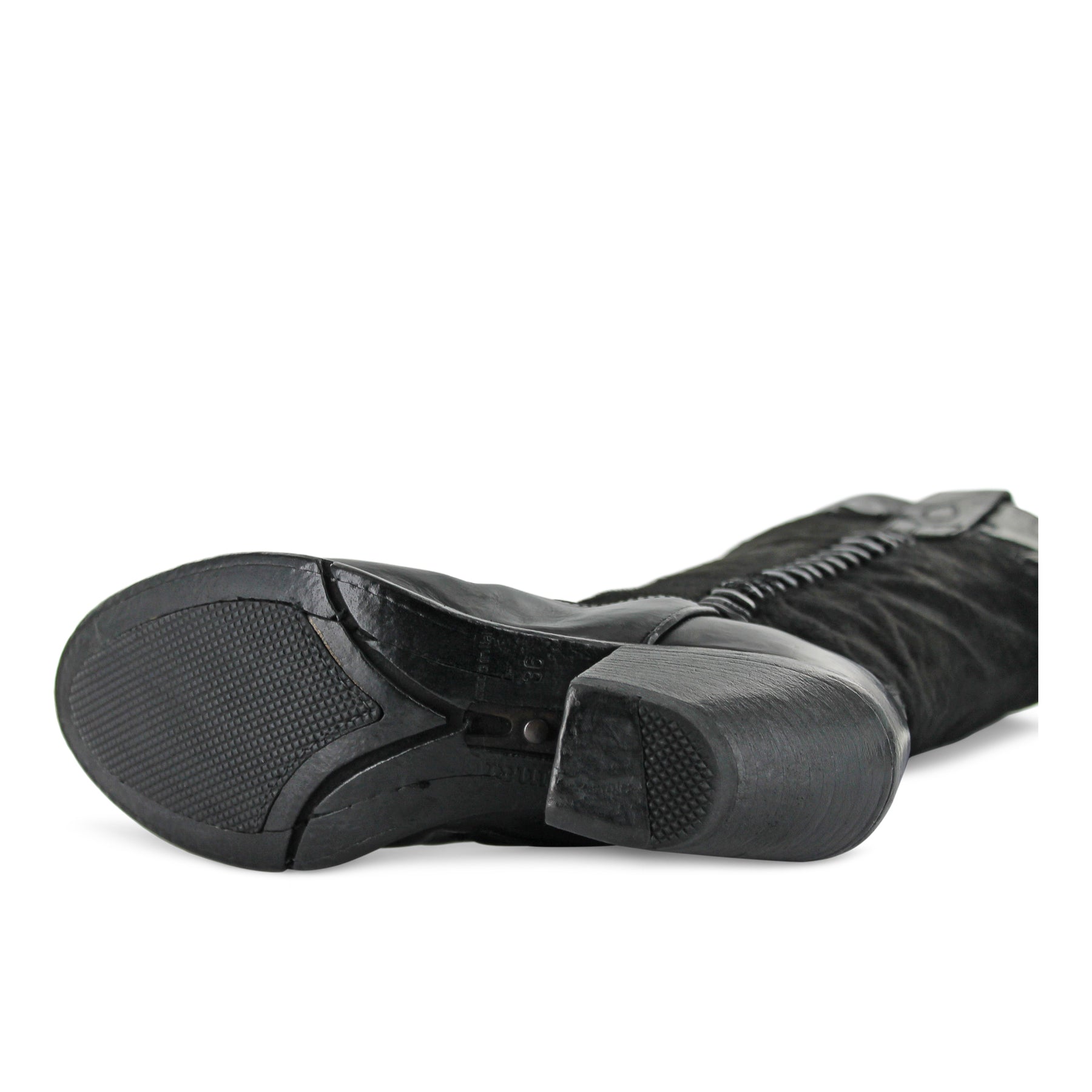 BU10A - Black Cavallino Cowboy