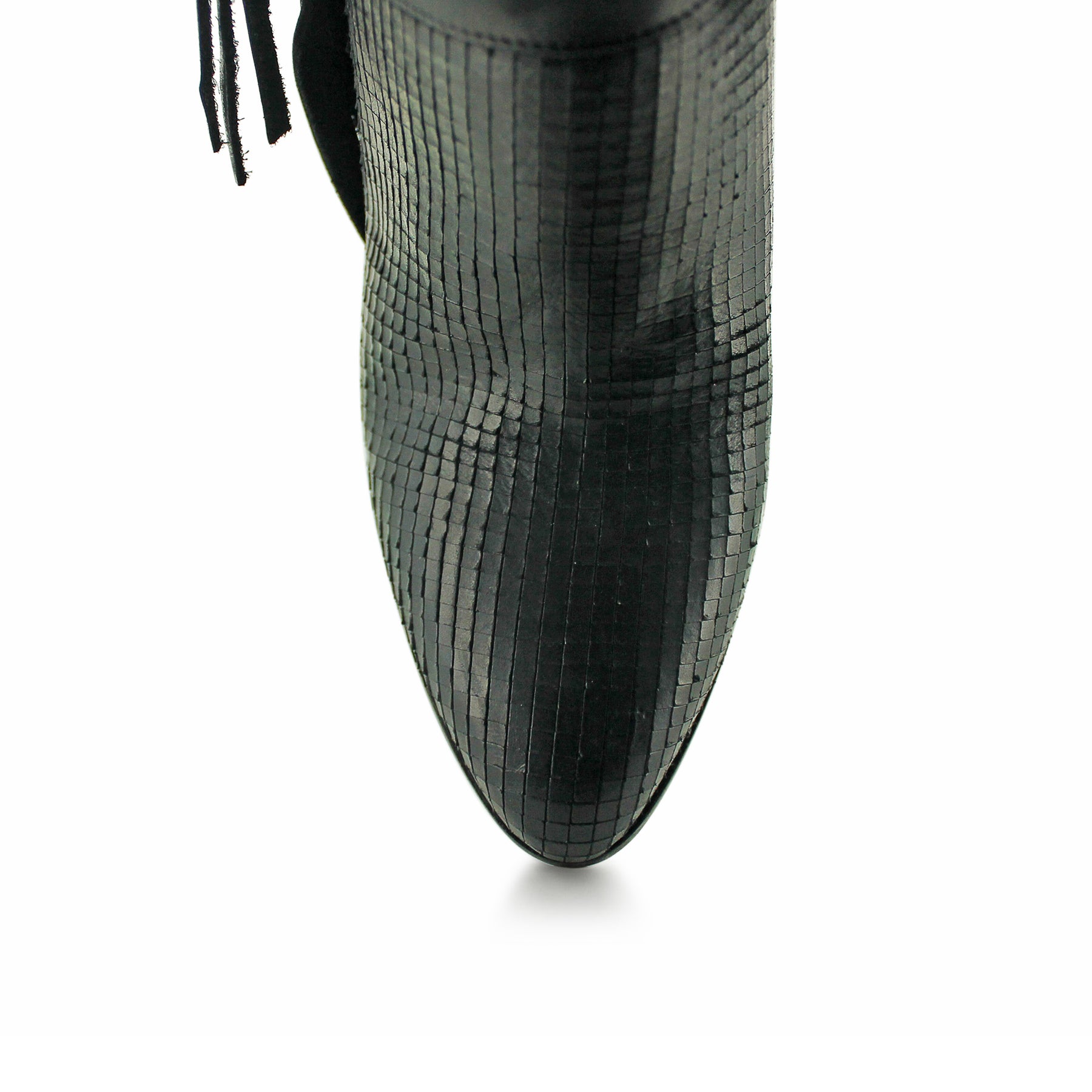 567H15 - Black Fringe