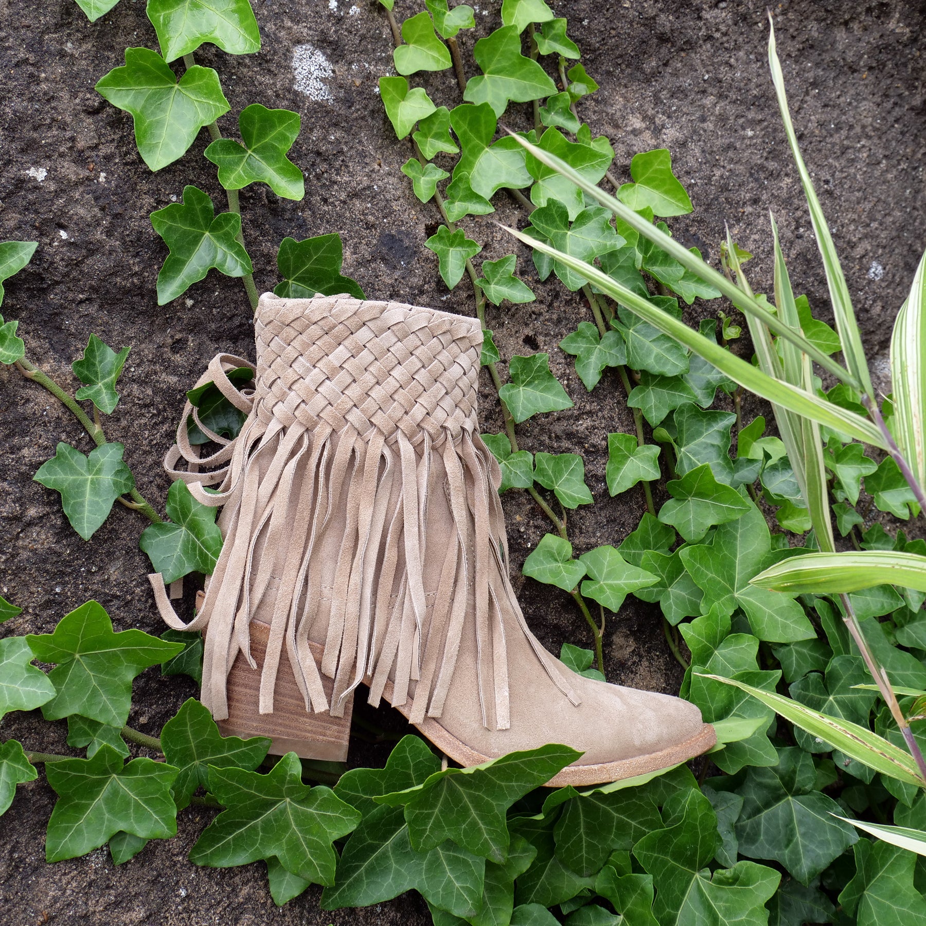 3905 - Beige Tassel Ankle