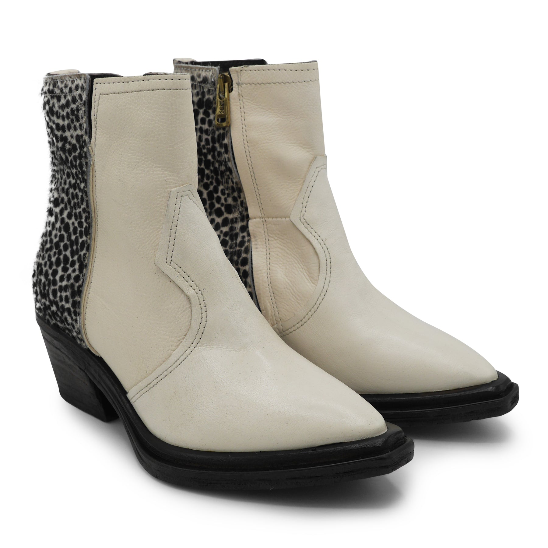 A55211 - White Cheetah Zipped Ankle Boot