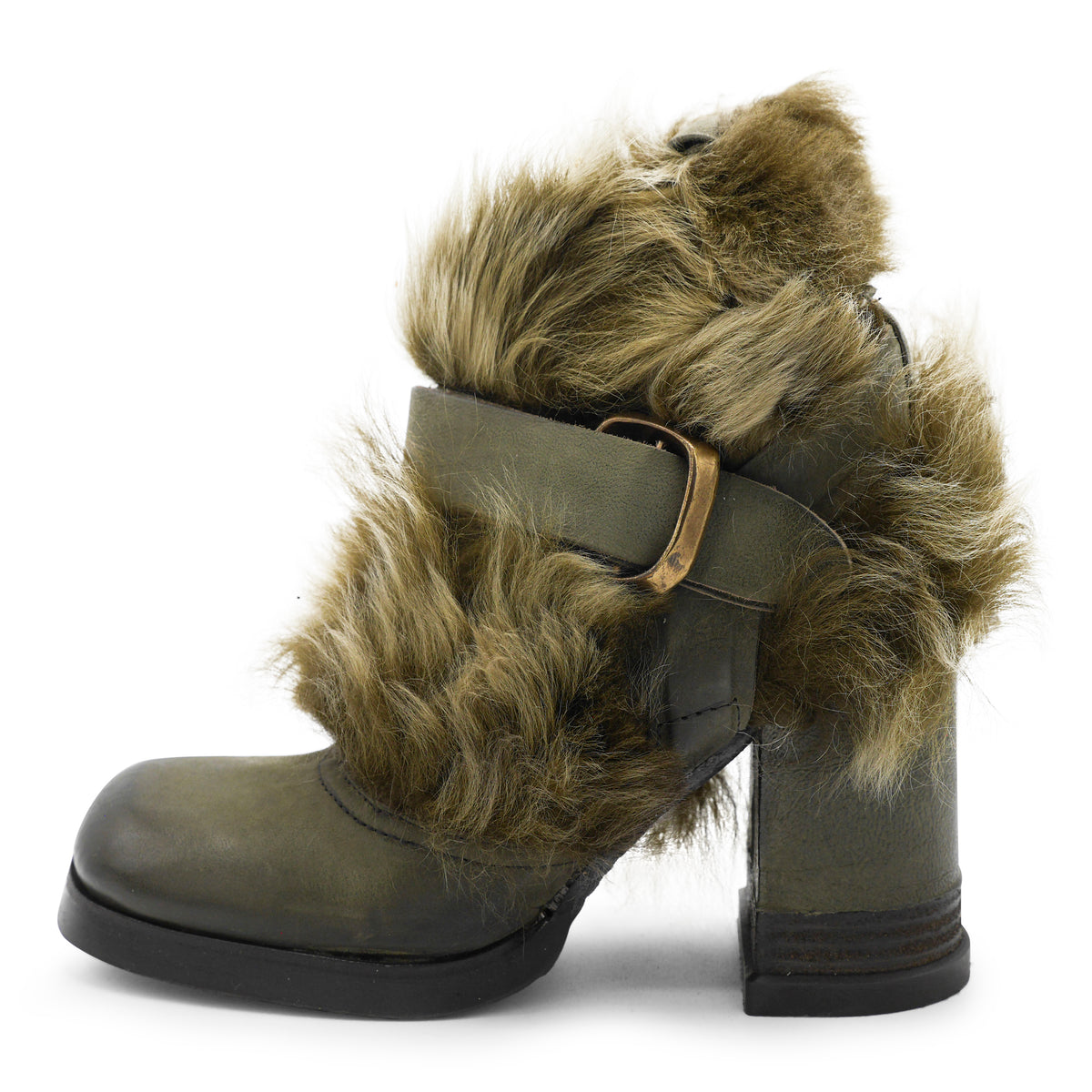42206 - Jungle Leather Buckle Strap Boot With Fur