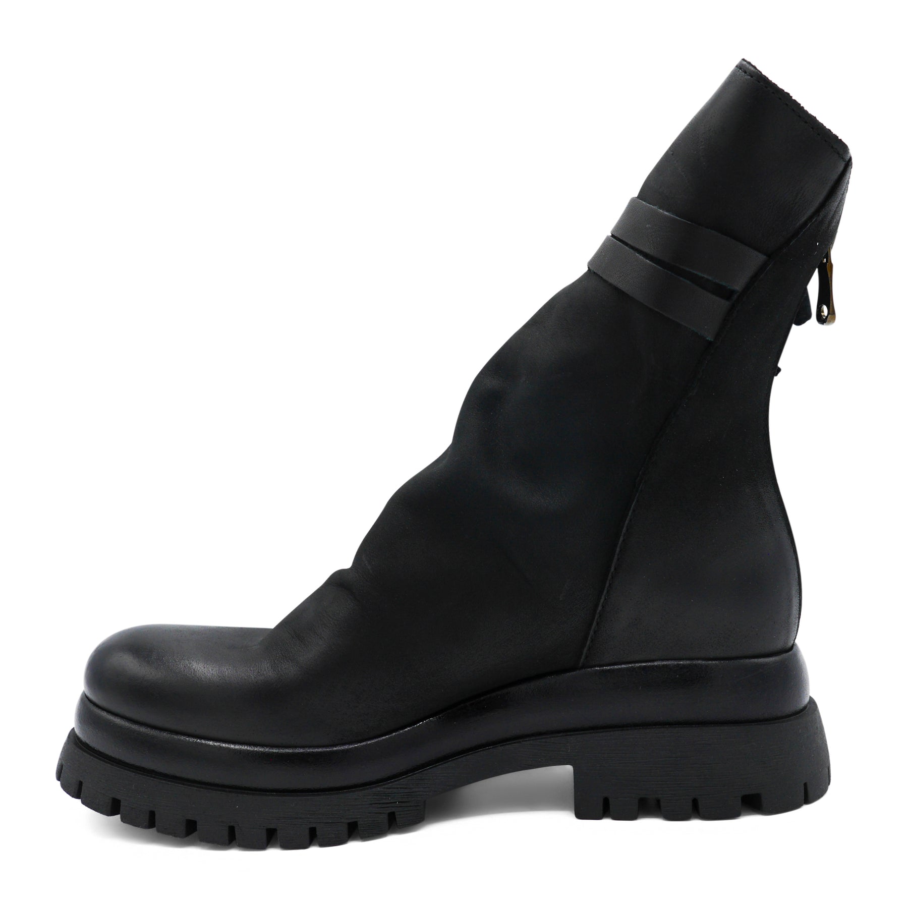 NV929 - Nubuck Black