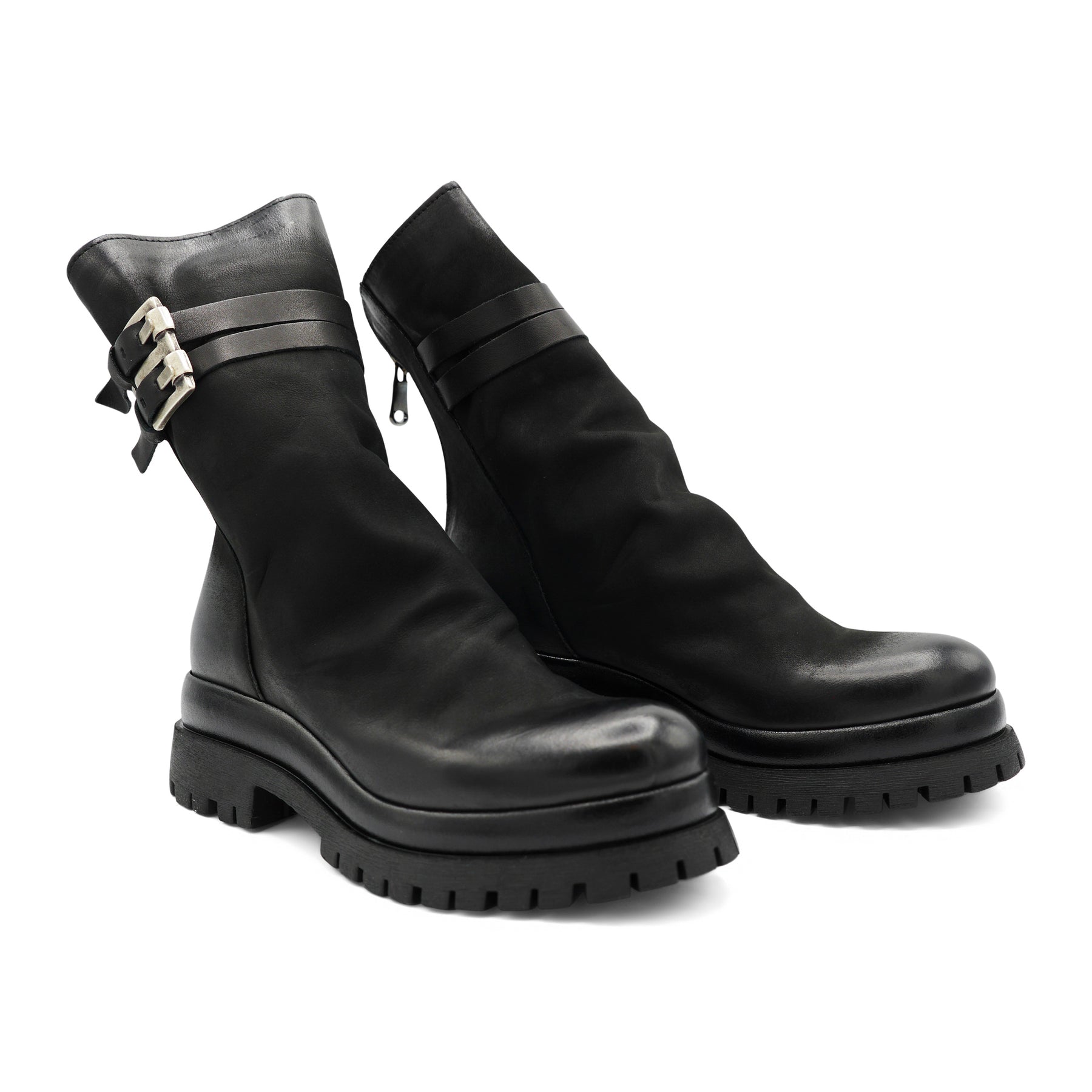 NV929 - Nubuck Black