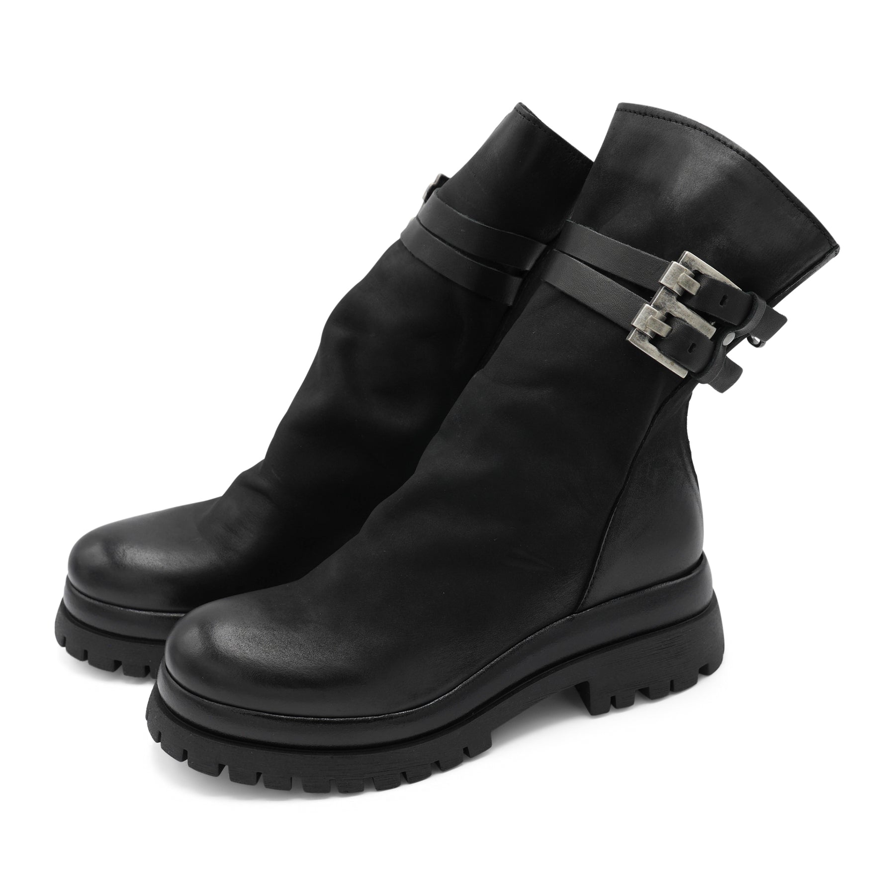 NV929 - Nubuck Black