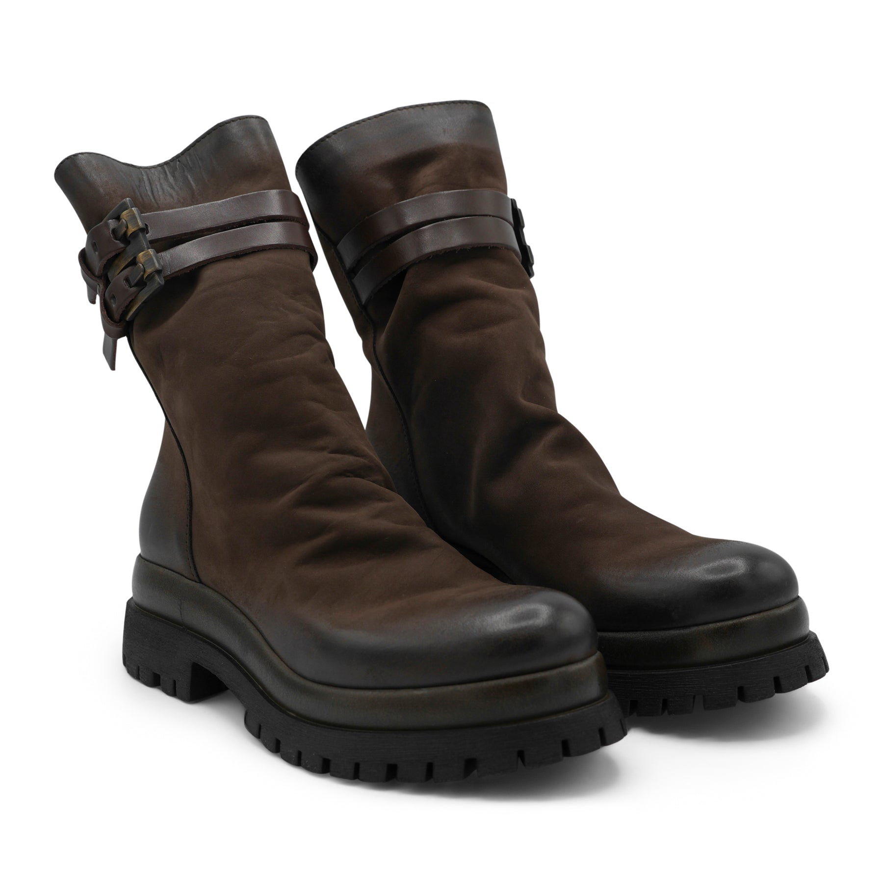 NV929 - Nubuck Chocolate Brown
