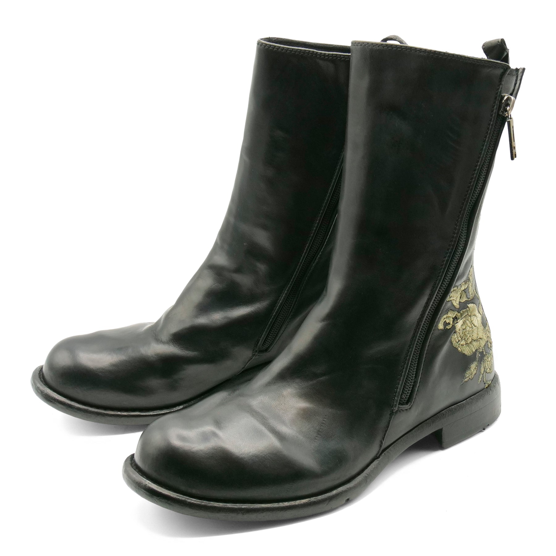 CT02A -Cordovan Black/Gold Flower