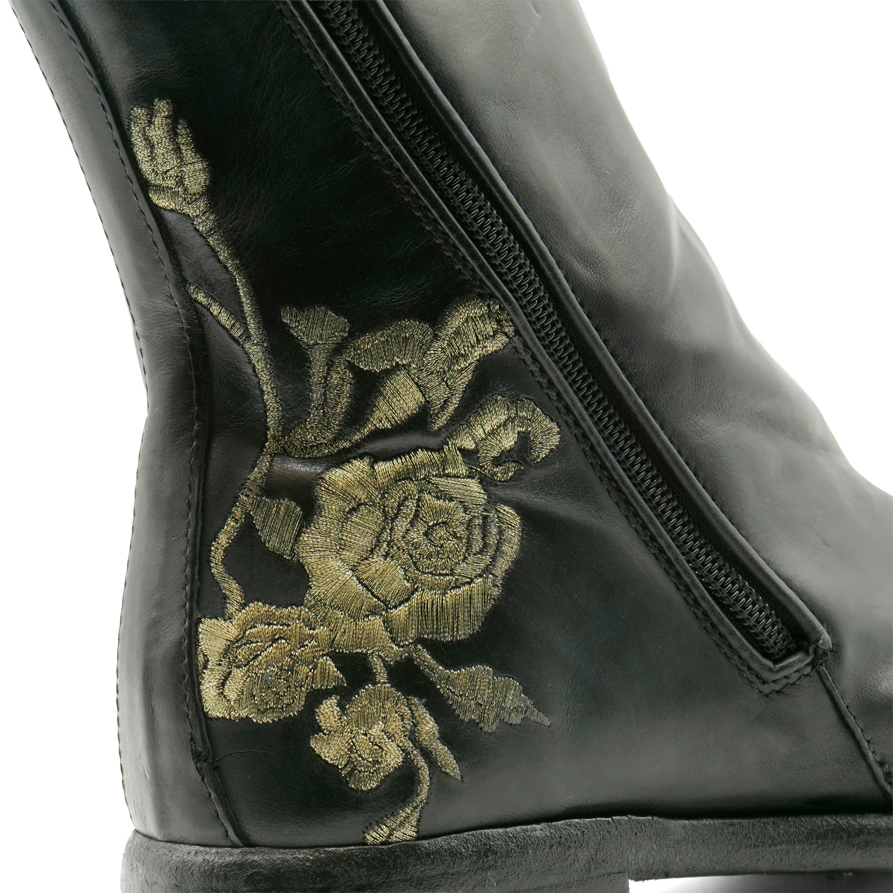 CT02A -Cordovan Black/Gold Flower