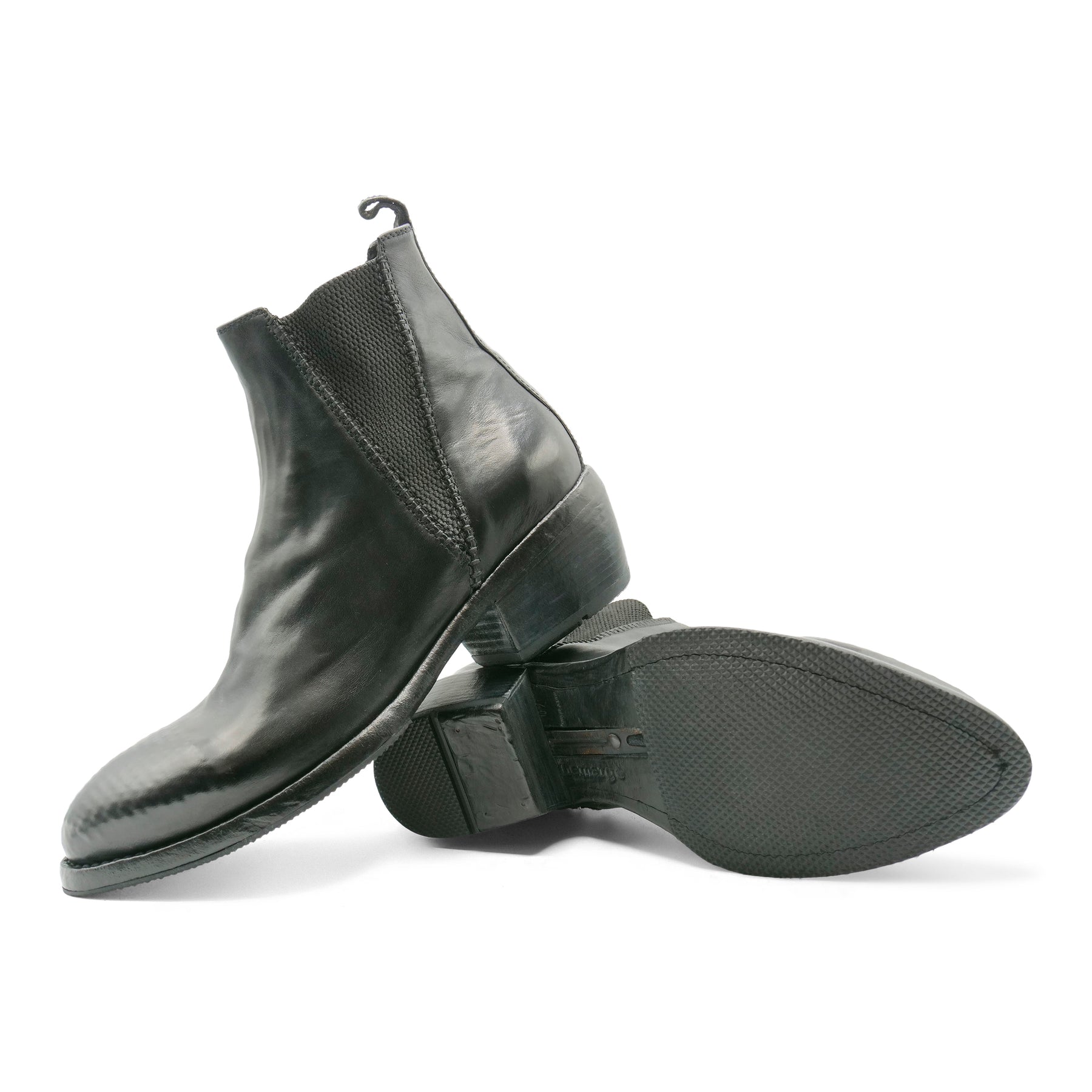 EE02A - Diver Black Chunky Sole