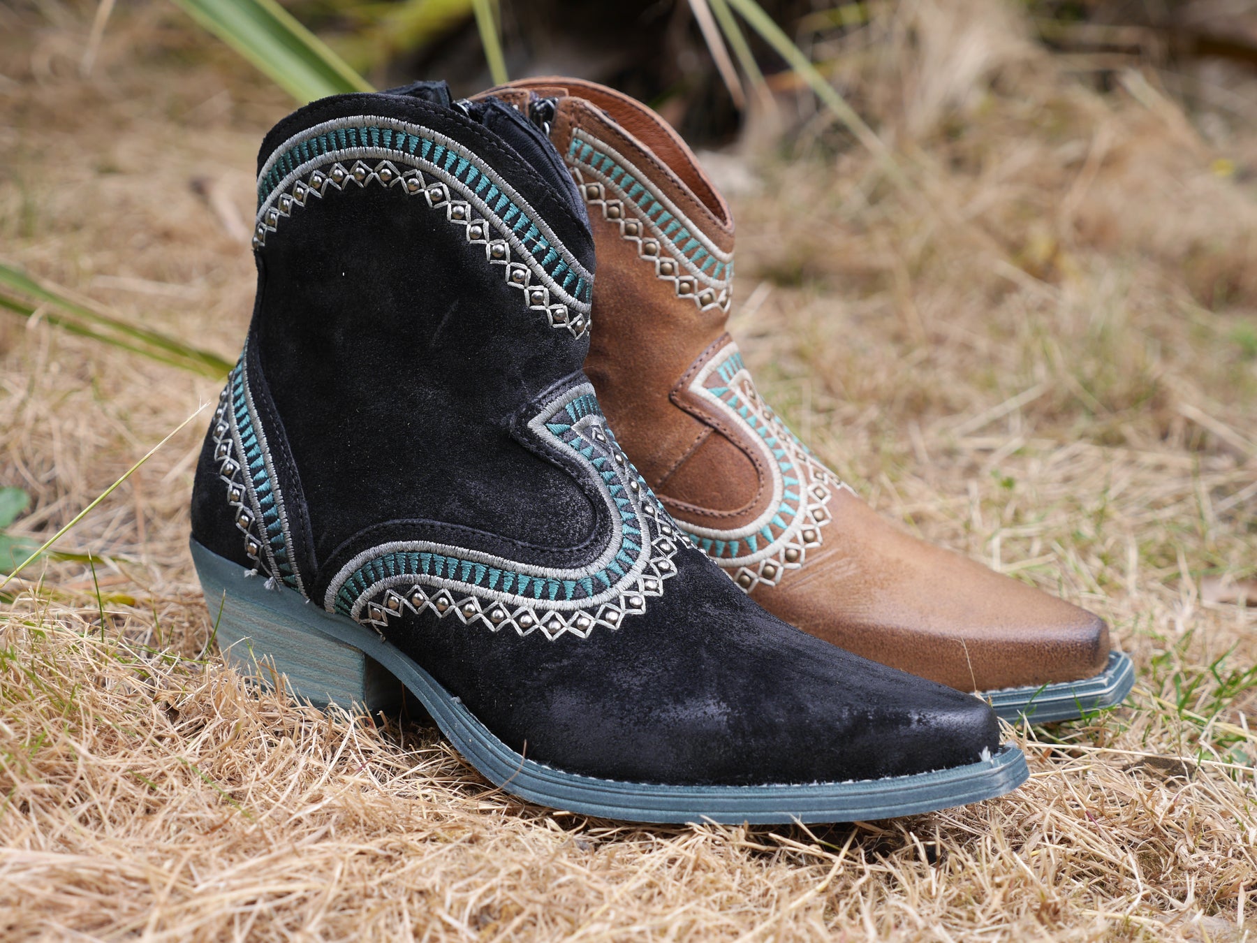 Apache04 - Black Ankle Western Turquoise