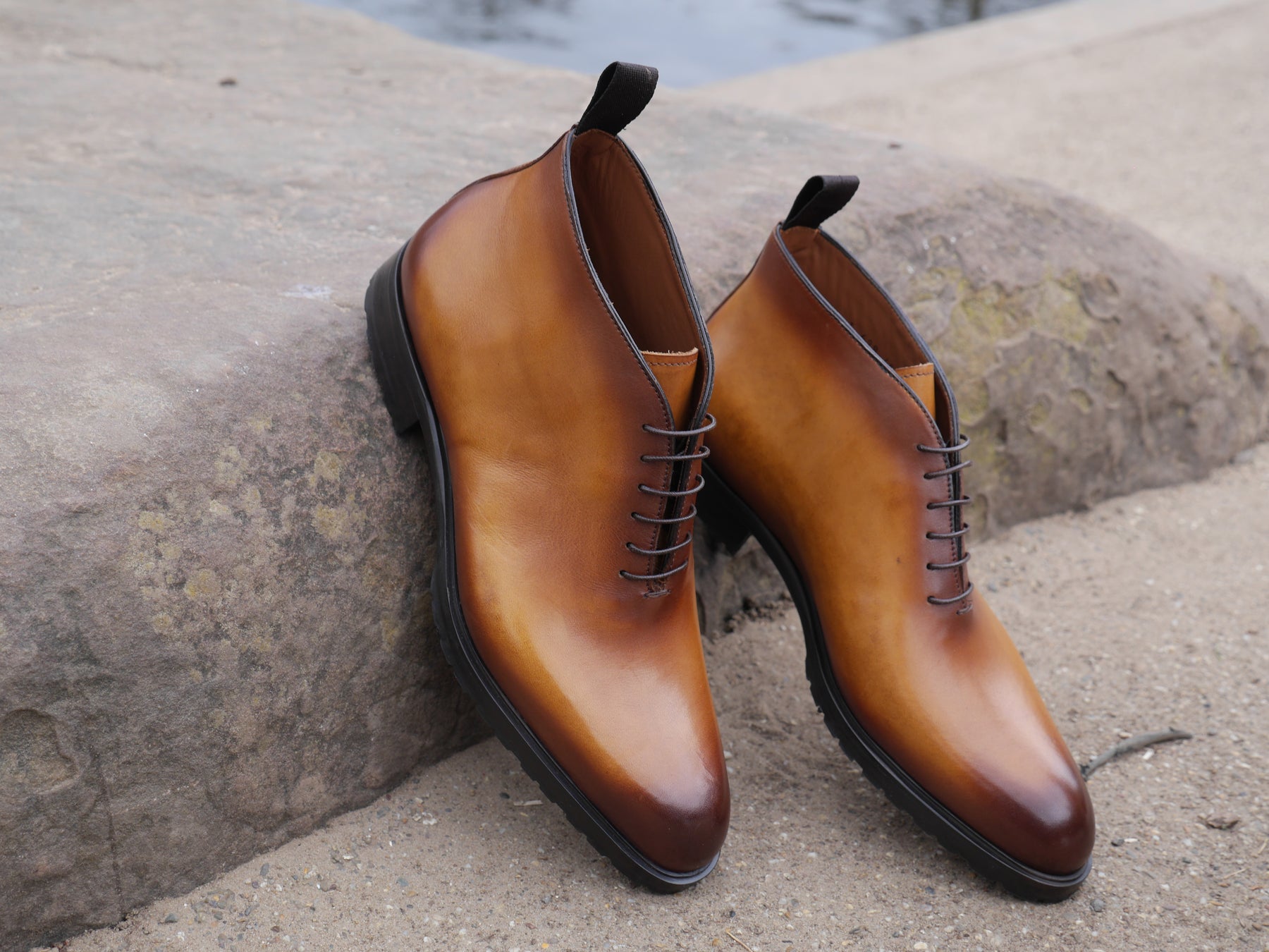 T698 - Chukka Leather Boot Tan