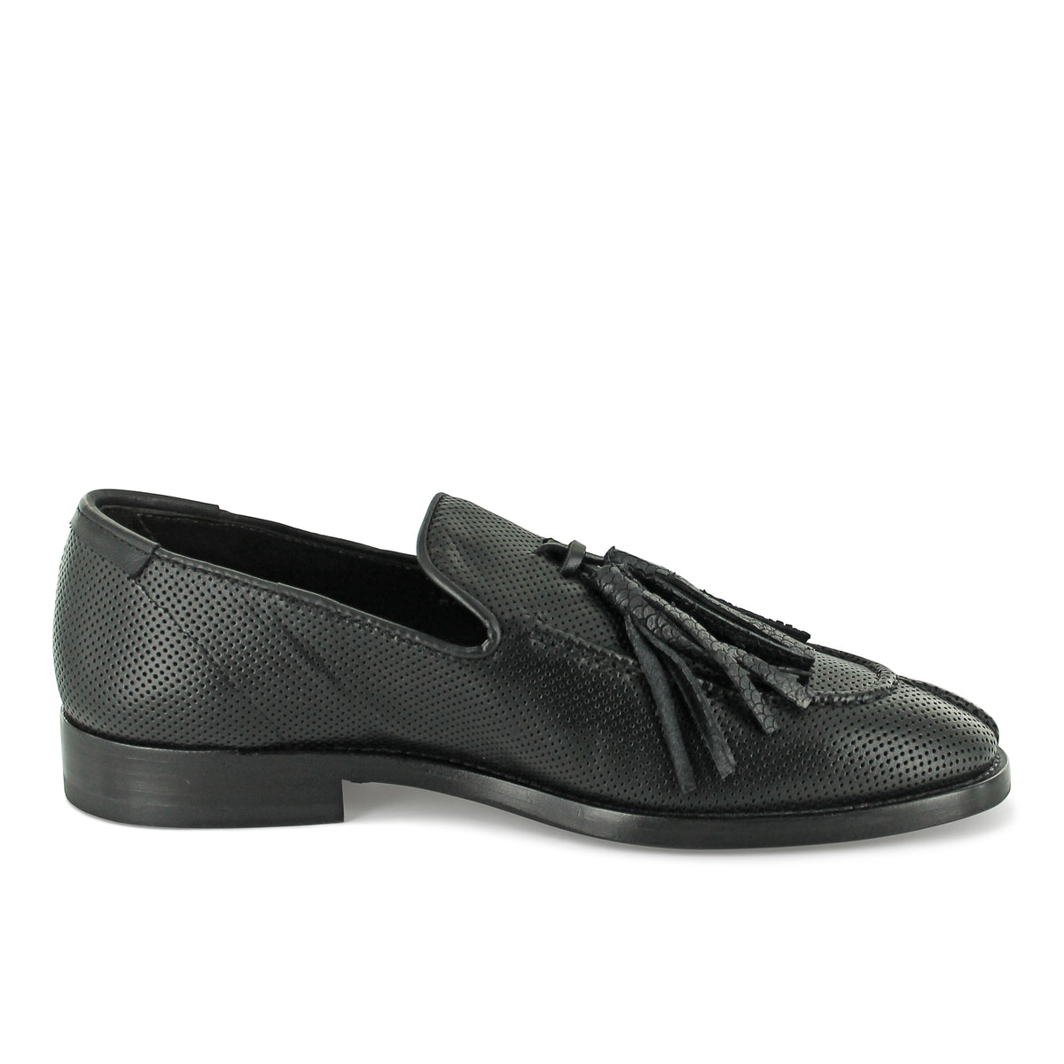 16/721 - Black Tassle Loafer
