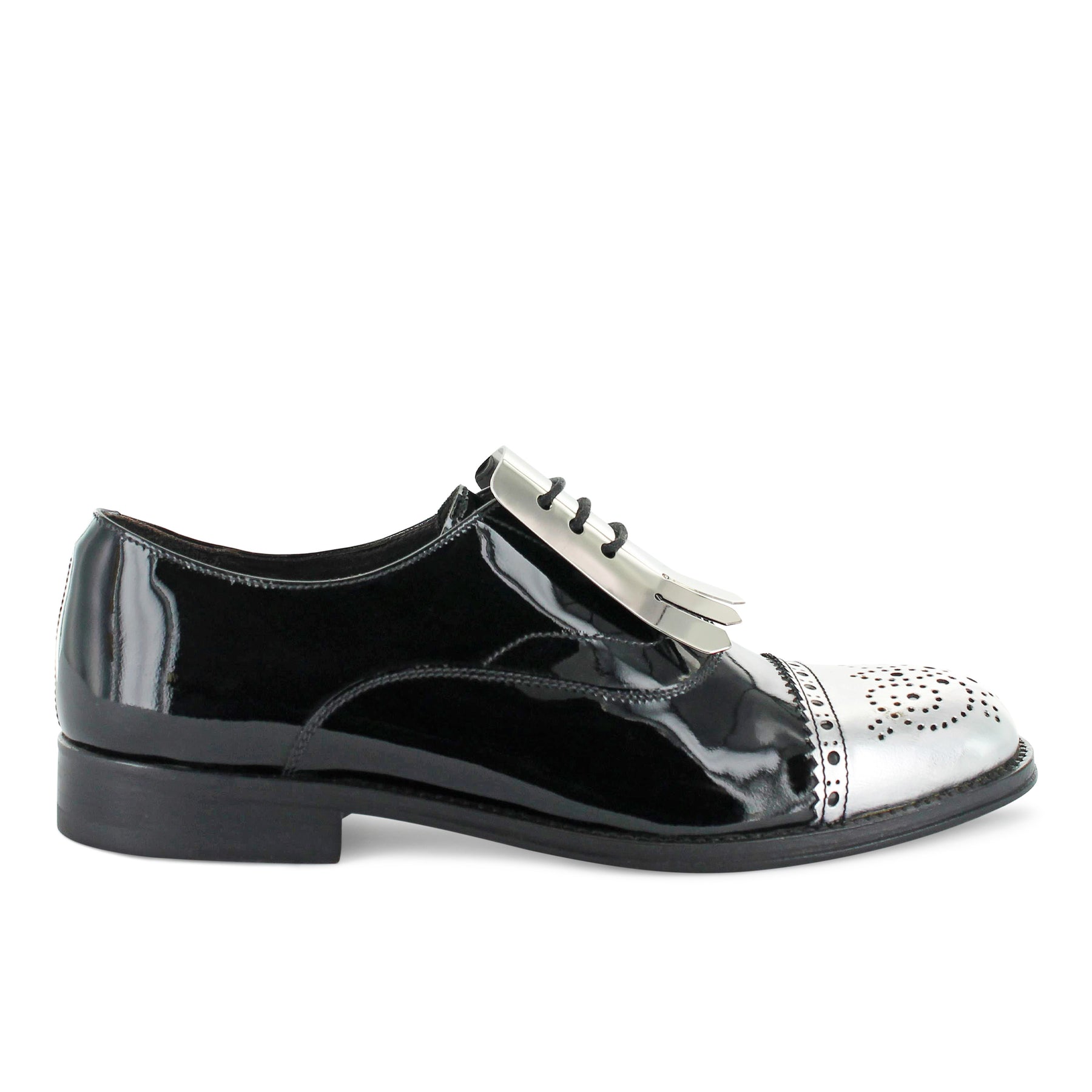 15537 - Black Brogue With Silver Fringe