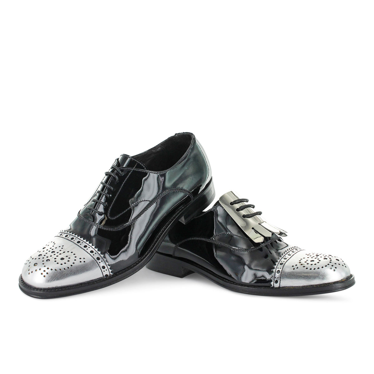 15537 - Black Brogue With Silver Fringe